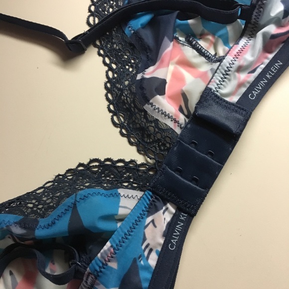 Calvin Klein bra - Picture 2 of 4